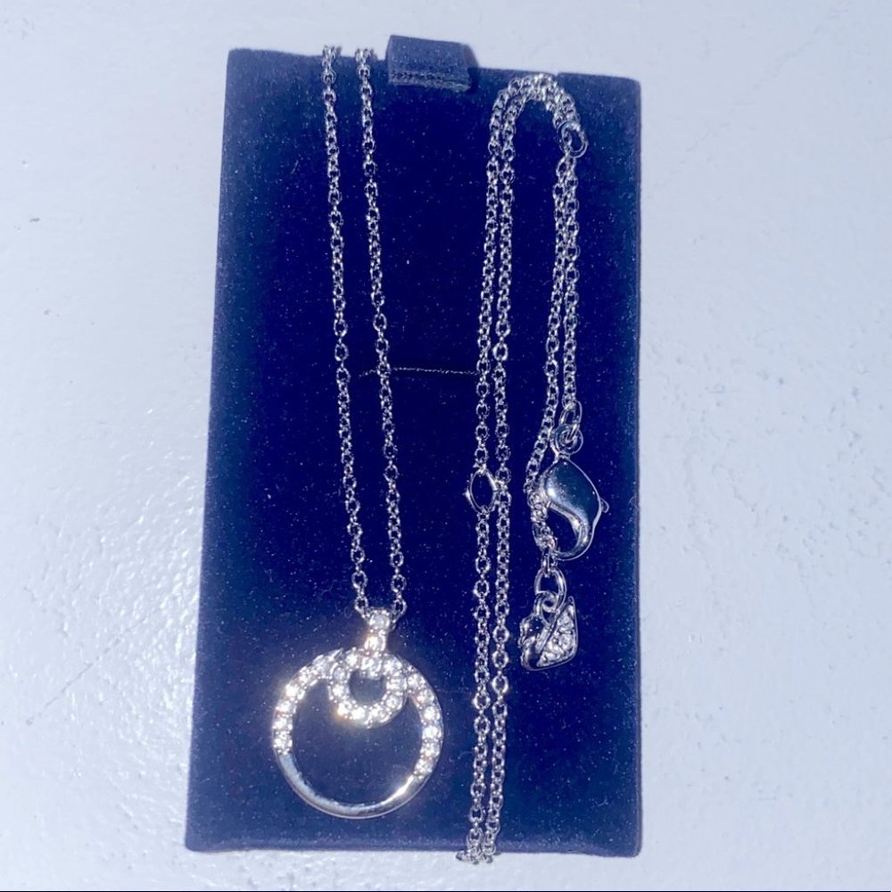 Swarovski‎ Gorgeous Crystal Pendant Necklace